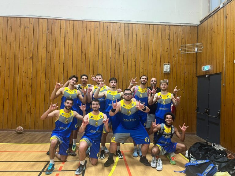 Seniors Garçons du Basket Saint-Marcellin après leur victoire à Nord Isère